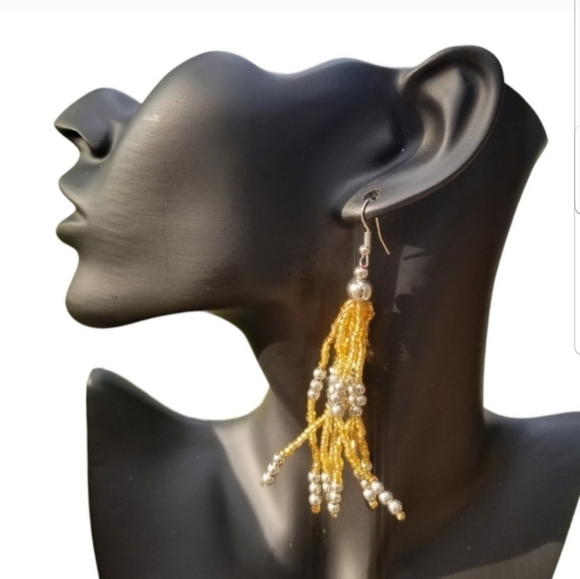 VINTAGE GOLDEN & SILVERTONE SEED BEAD FRINGE STATEMENT NECKLACE & EARRINGS SET - Picture 2 of 4